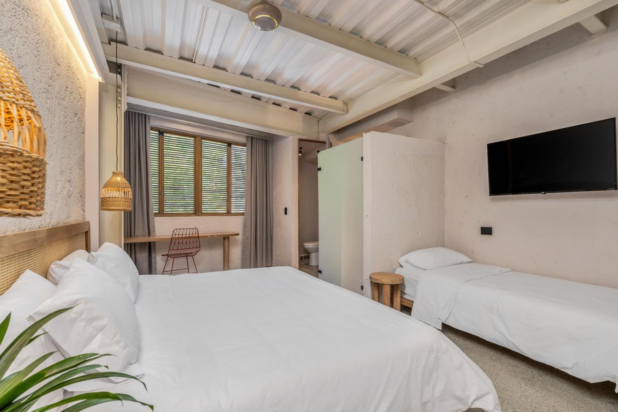 Botanica Casa Hotel Manila By Housy Host Medellín Exteriör bild
