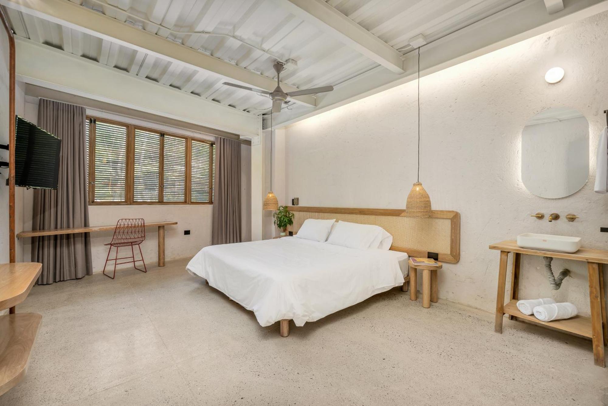 Botanica Casa Hotel Manila By Housy Host Medellín Exteriör bild