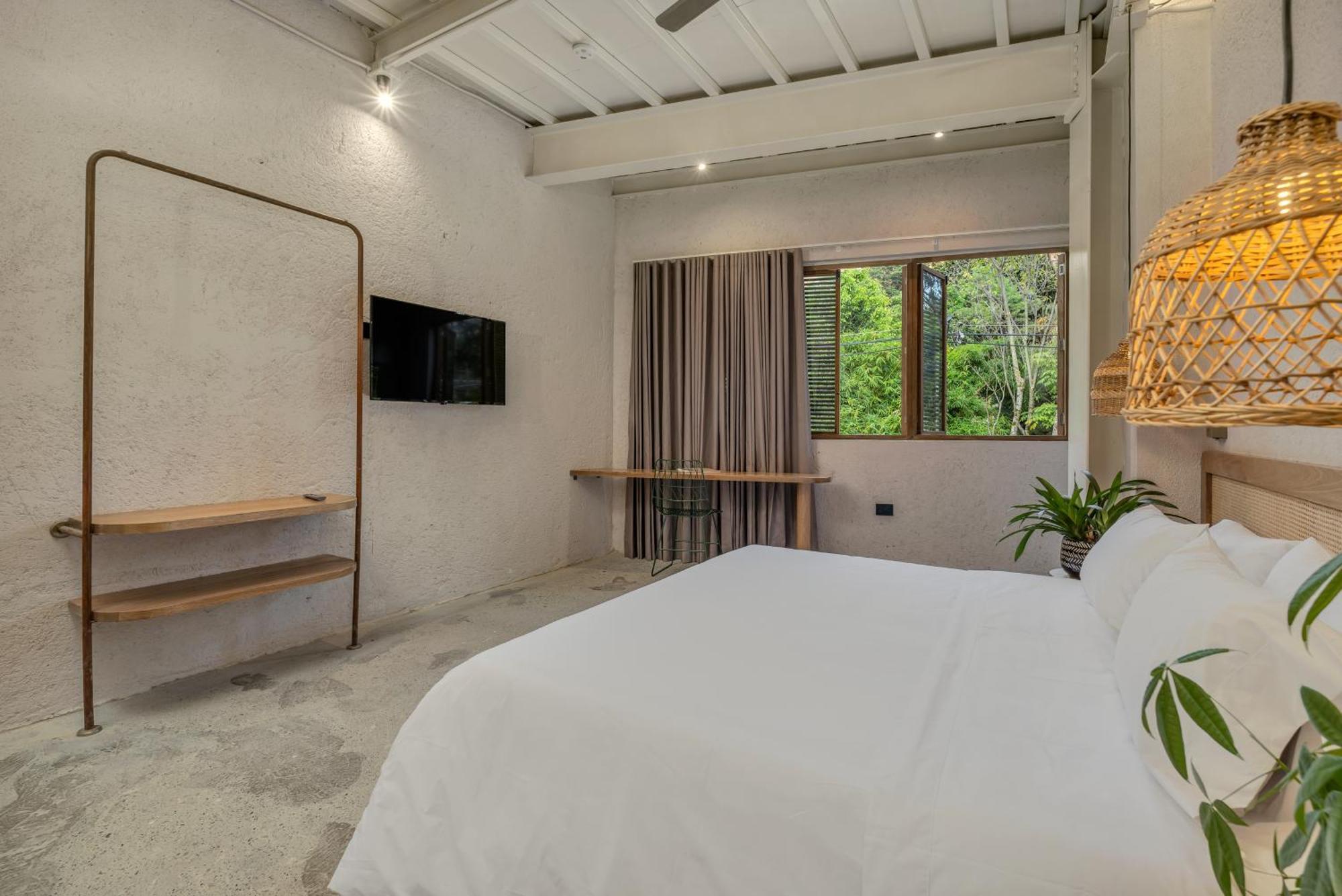 Botanica Casa Hotel Manila By Housy Host Medellín Exteriör bild